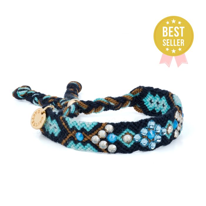 Sustainable bracelet with a social impact. CASTELLANO