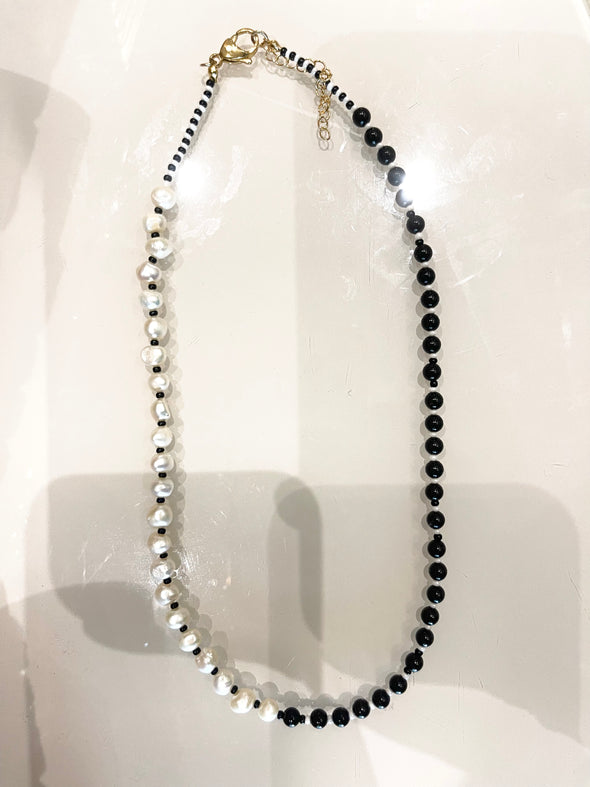 Pearls Necklace- Black