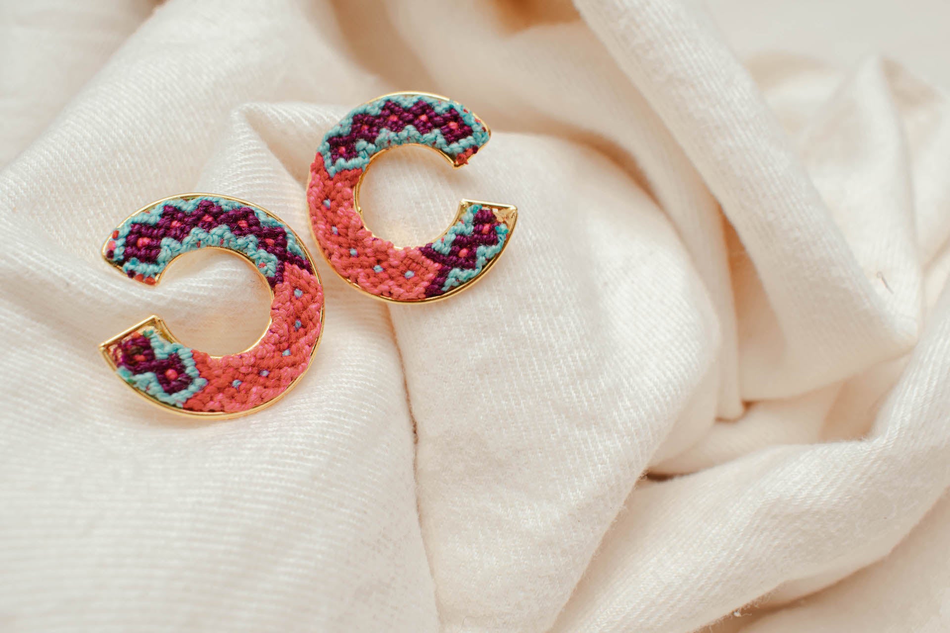 Wayuu Jolotsü Rose Earrings